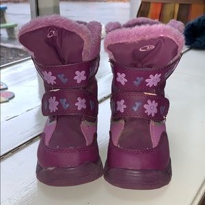 Little girl snow boots size 7